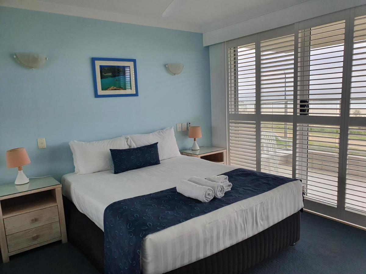 Pacific Surf Absolute Beachfront Apartments Gold Coast Exterior foto