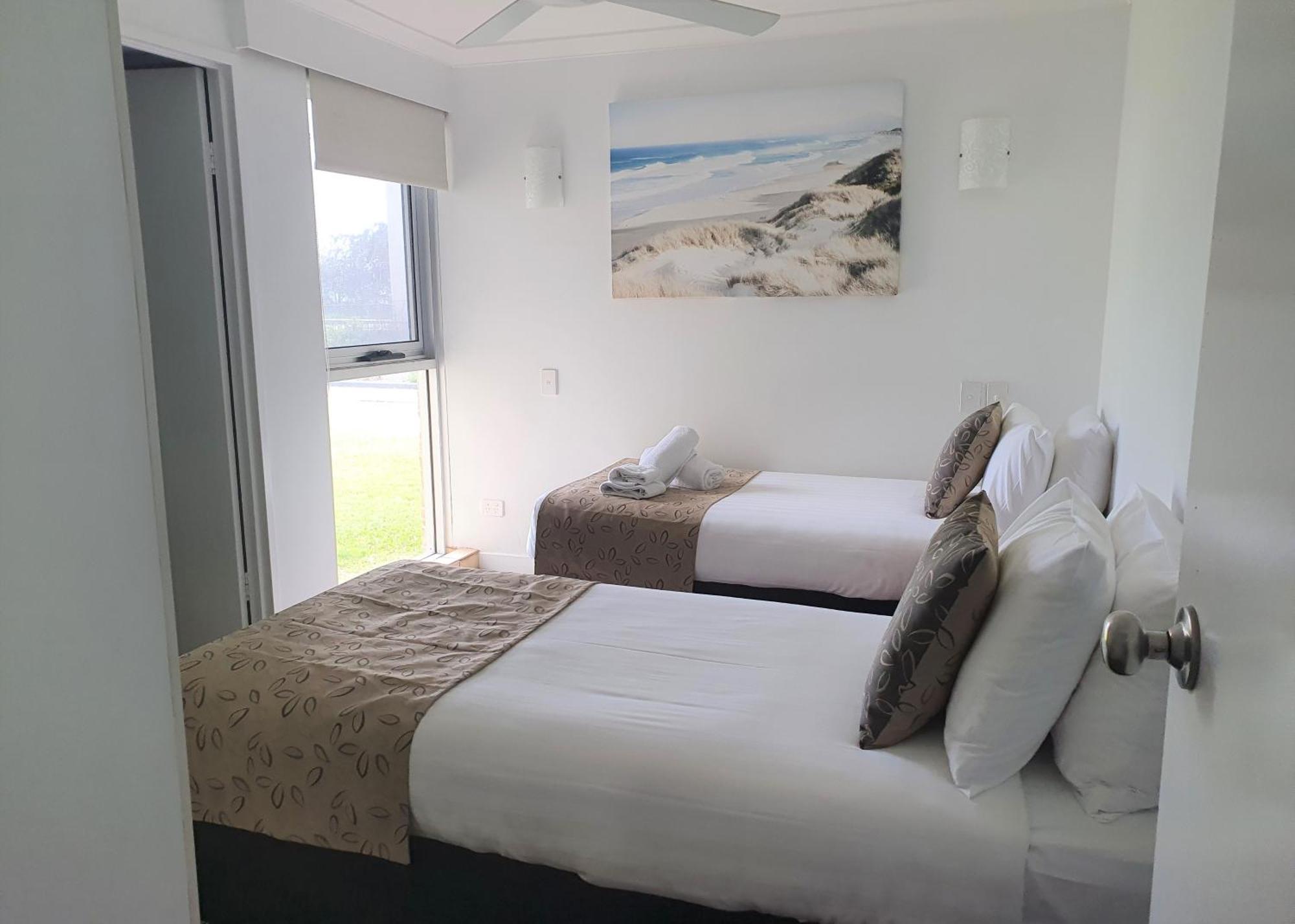 Pacific Surf Absolute Beachfront Apartments Gold Coast Exterior foto