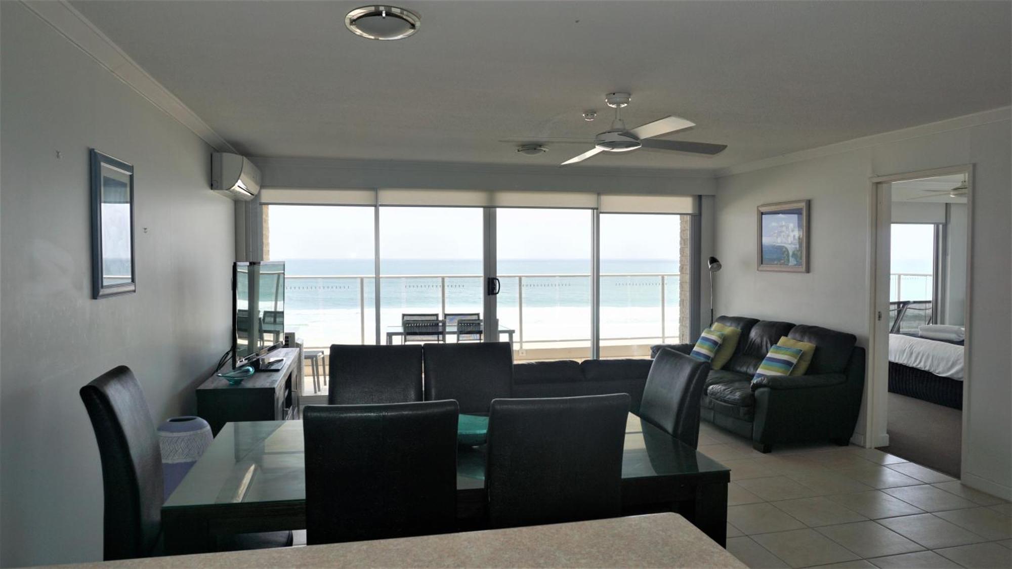Pacific Surf Absolute Beachfront Apartments Gold Coast Exterior foto