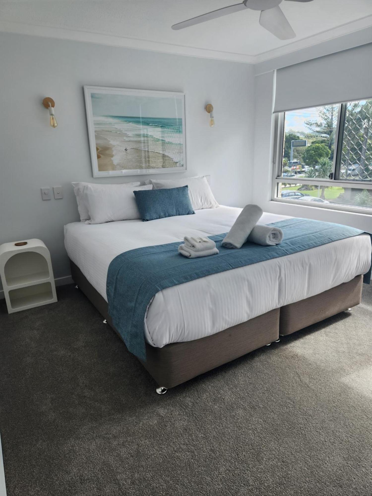 Pacific Surf Absolute Beachfront Apartments Gold Coast Exterior foto