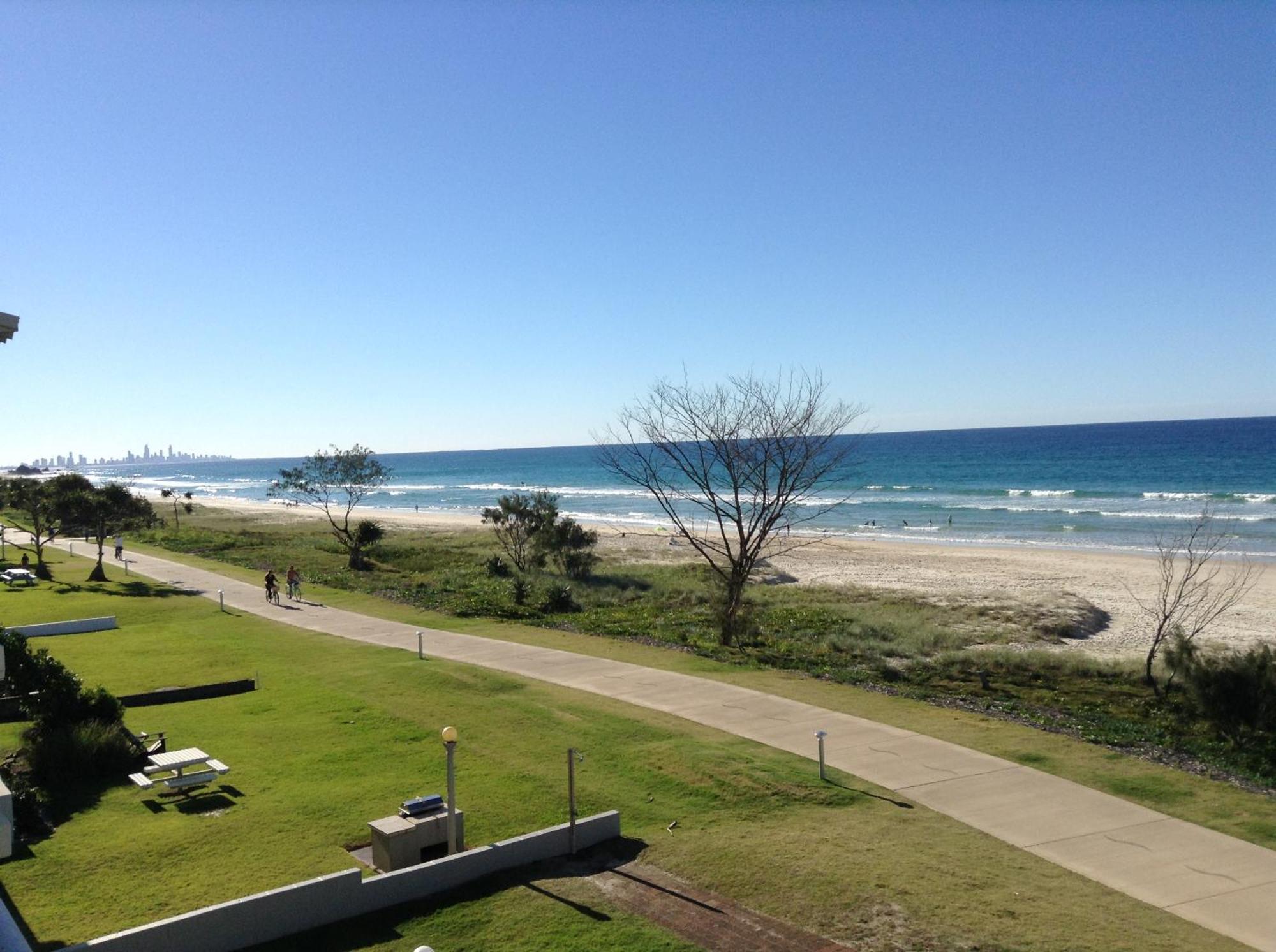 Pacific Surf Absolute Beachfront Apartments Gold Coast Exterior foto