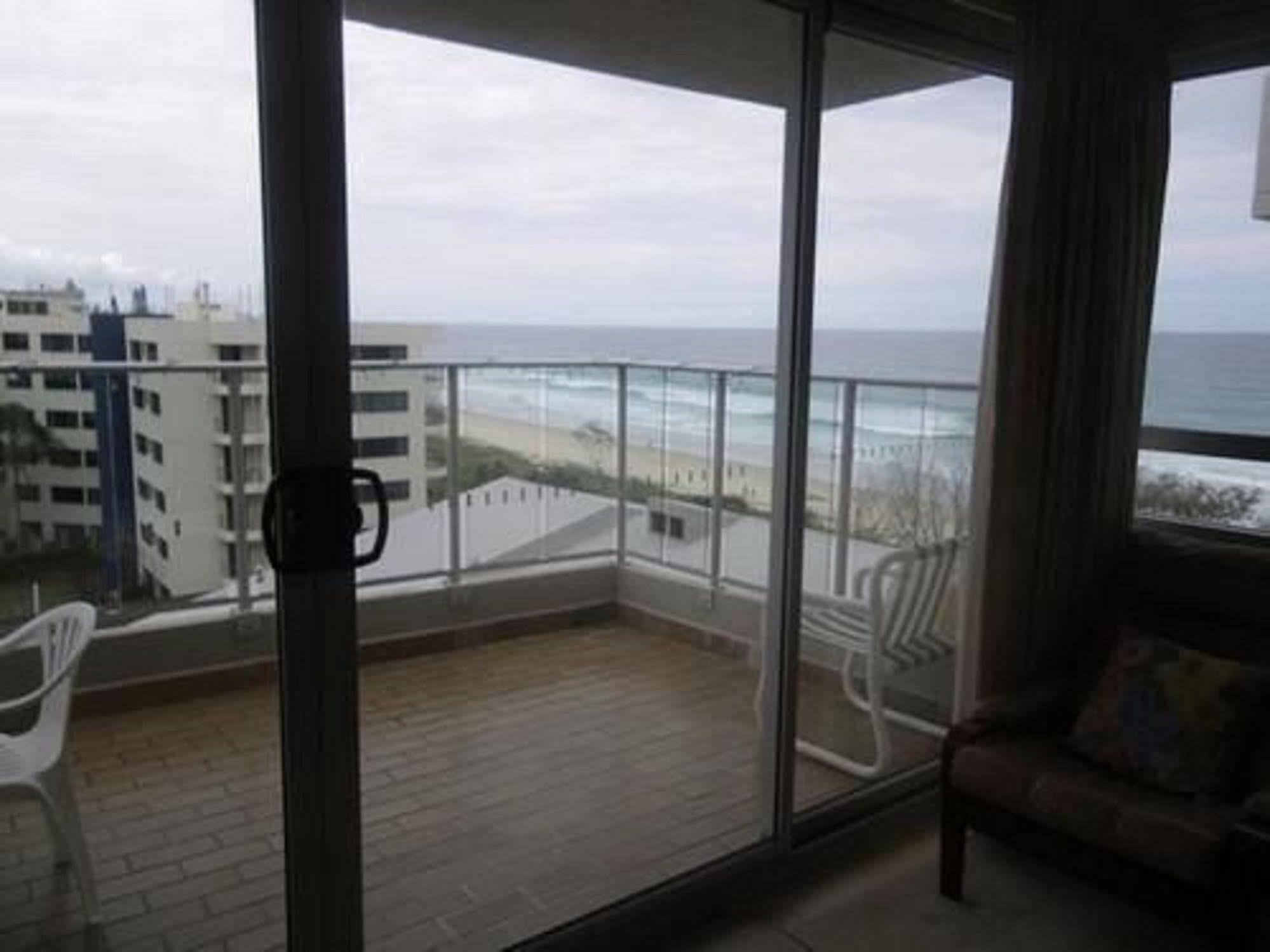 Pacific Surf Absolute Beachfront Apartments Gold Coast Exterior foto