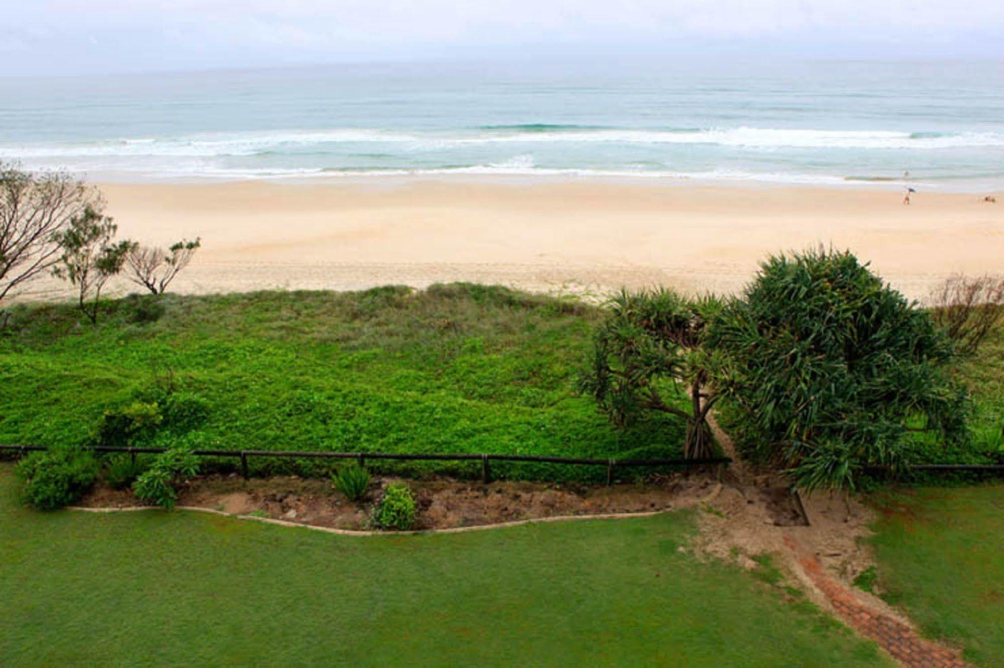 Pacific Surf Absolute Beachfront Apartments Gold Coast Exterior foto