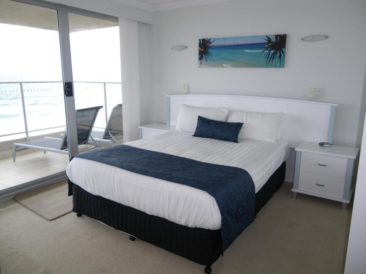 Pacific Surf Absolute Beachfront Apartments Gold Coast Habitación foto